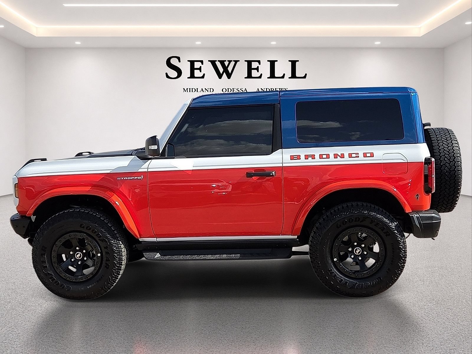Used 2025 Ford Bronco Stroppe Edition AWD/4WD image 2
