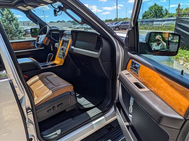 Used 2012 Lincoln Navigator L 4WD image 13