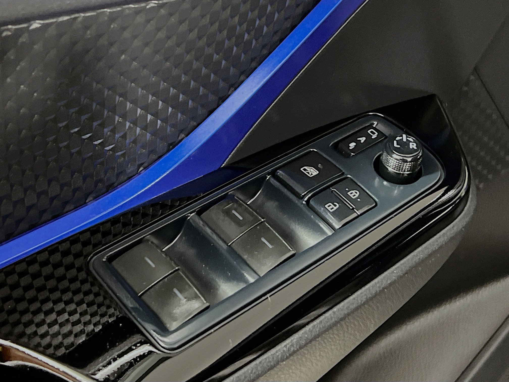 Used 2021 Toyota C-HR XLE image 17