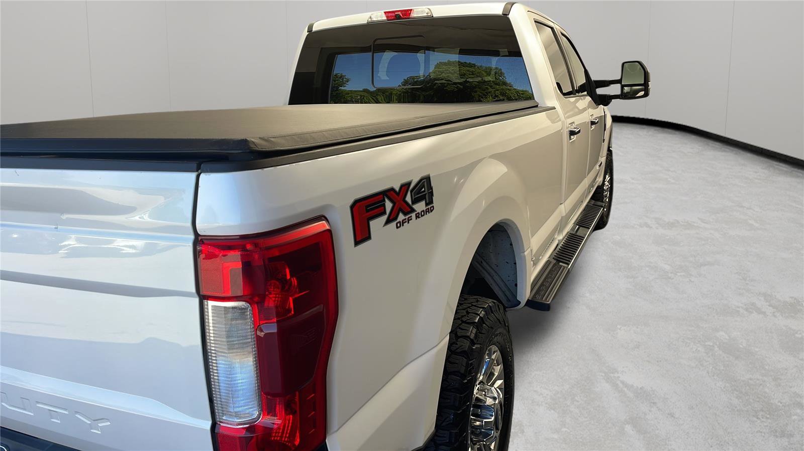 Used 2019 Ford F350 Lariat w/ Lariat Ultimate Package AWD/4WD image 24