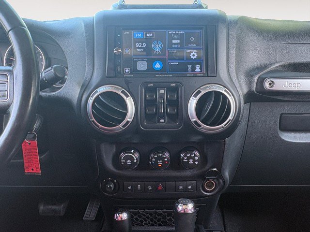 Used 2015 Jeep Wrangler Unlimited Sahara w/ Mopar Chrome Edition Group AWD/4WD image 8