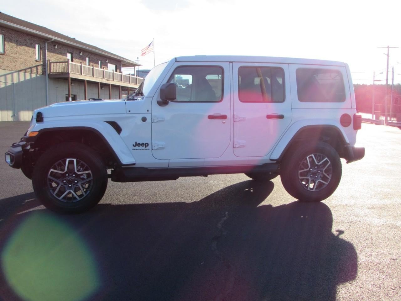 New 2026 Jeep Wrangler Unlimited Sahara AWD/4WD image 4
