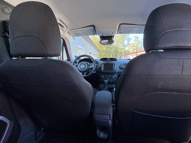 Used 2019 Jeep Renegade Latitude w/ Cold Weather Group AWD/4WD image 20