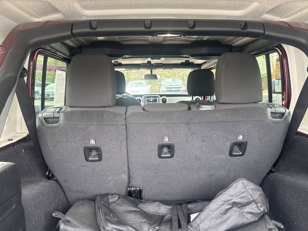 Used 2021 Jeep Wrangler Unlimited Sahara w/ Cold Weather Group image 19