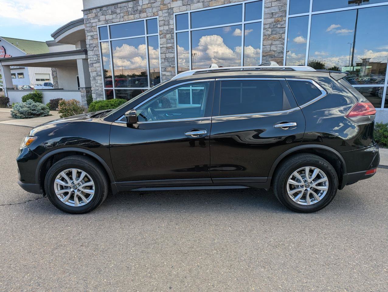 Used 2019 Nissan Rogue S w/ Special Edition Package AWD/4WD image 2