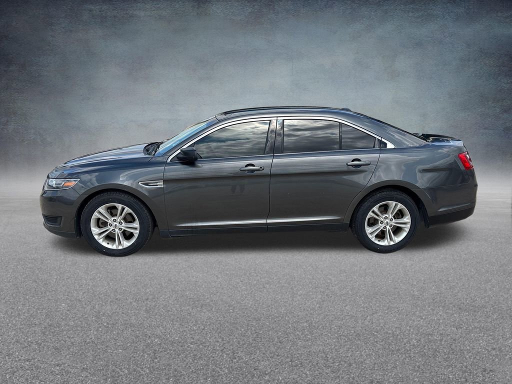 Used 2016 Ford Taurus SE FWD image 2