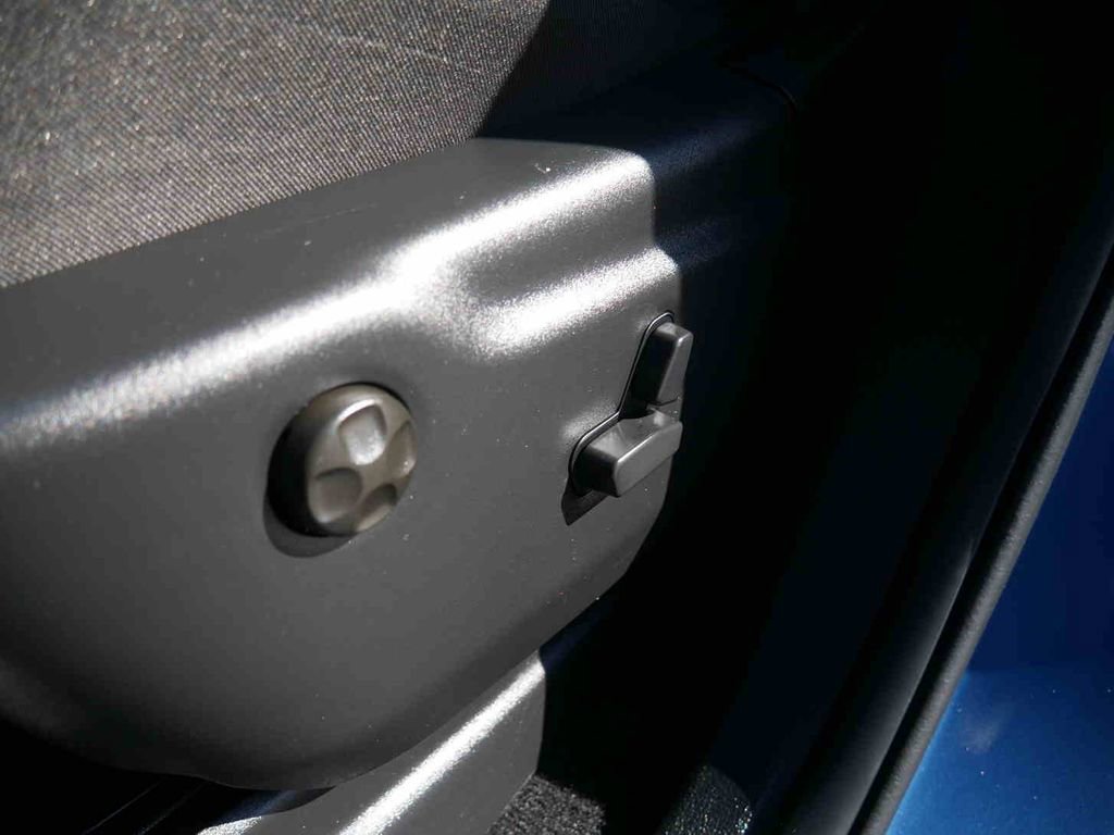 Certified 2025 Dodge Durango GT image 28