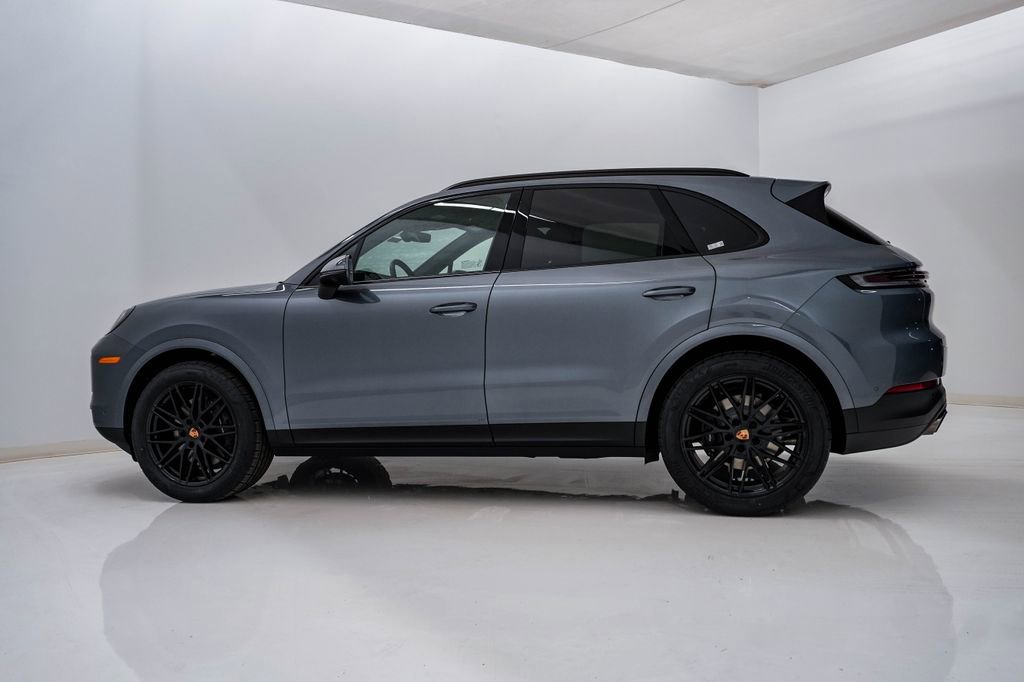 New 2026 Porsche Cayenne AWD/4WD image 2