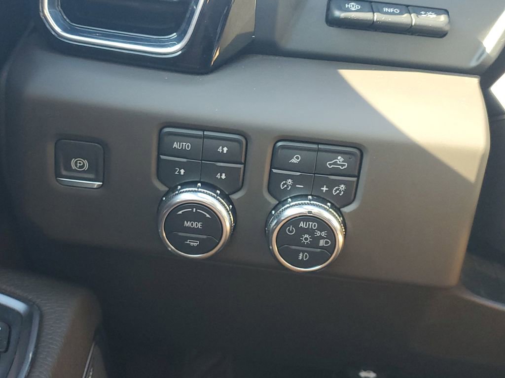 Used 2024 GMC Sierra 1500 Denali w/ Technology Package AWD/4WD image 23