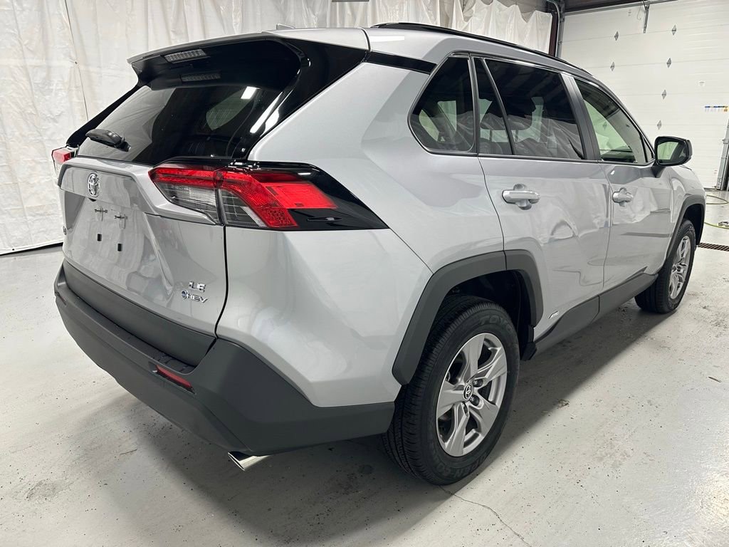 Used 2025 Toyota RAV4 LE image 7