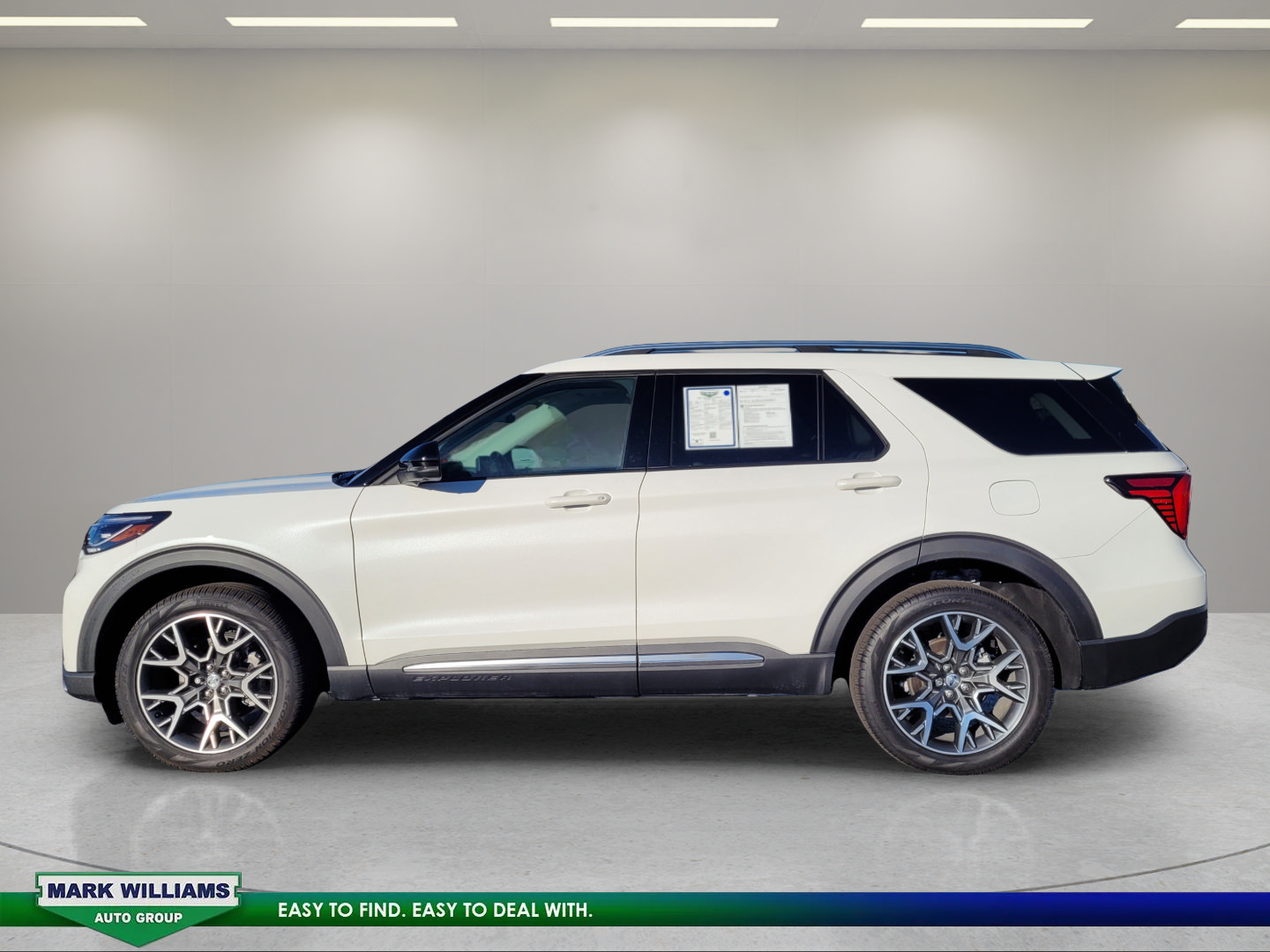 Used 2025 Ford Explorer Platinum w/ Ultimate Package AWD/4WD image 7