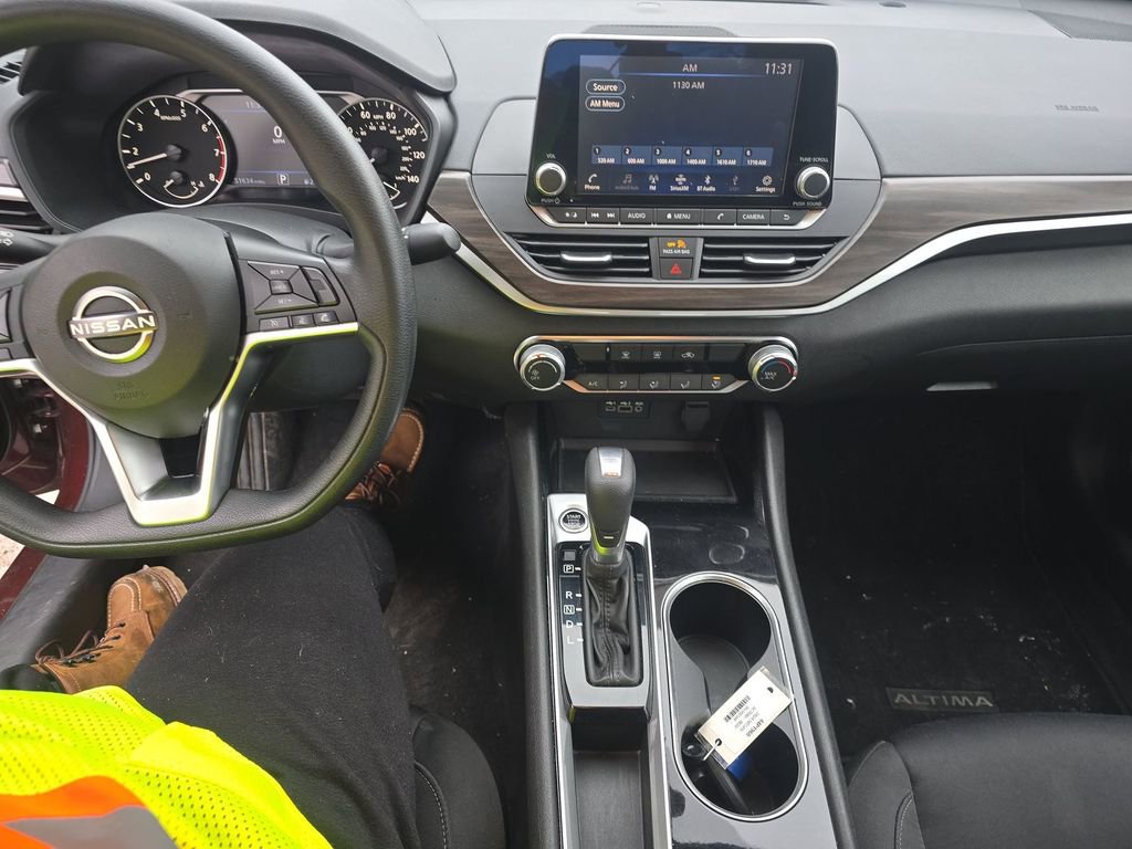 Used 2024 Nissan Altima 2.5 SV image 18