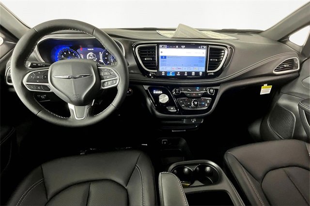 New 2026 Chrysler Pacifica Select image 6