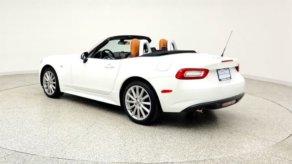 Used 2018 FIAT 124 Spider Lusso w/ Navigation & Sound Group RWD image 7