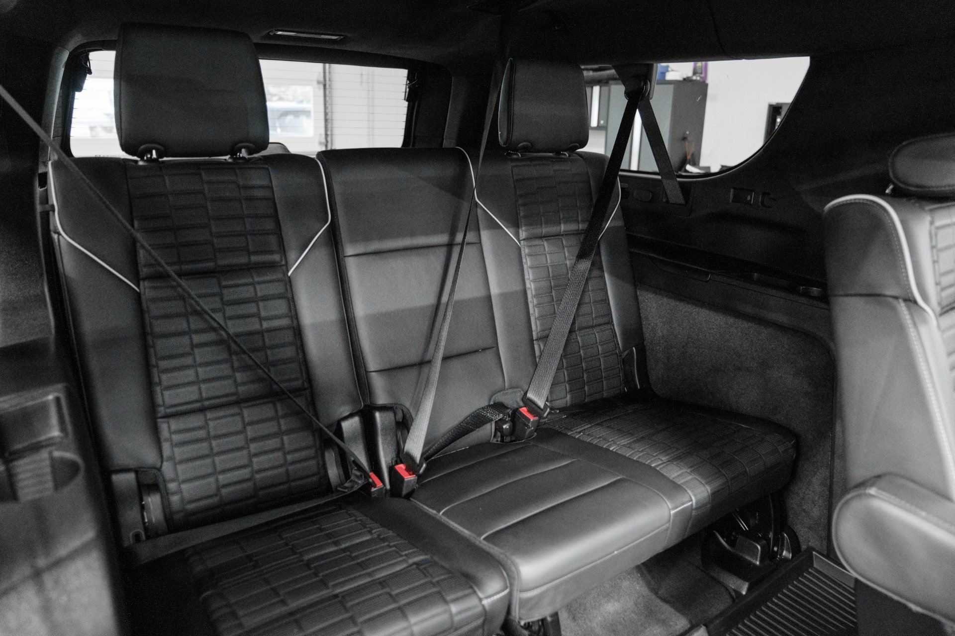 Used 2024 Cadillac Escalade ESV V w/ LPO, Floor Liner Package AWD/4WD image 34
