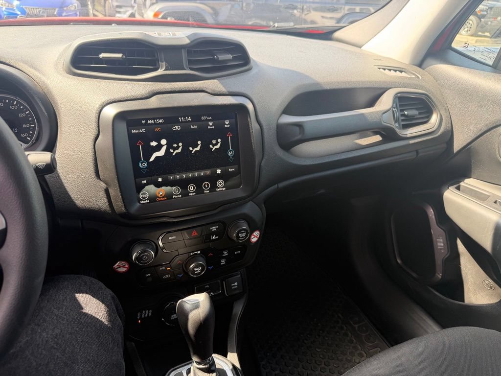 Used 2023 Jeep Renegade Latitude AWD/4WD image 10