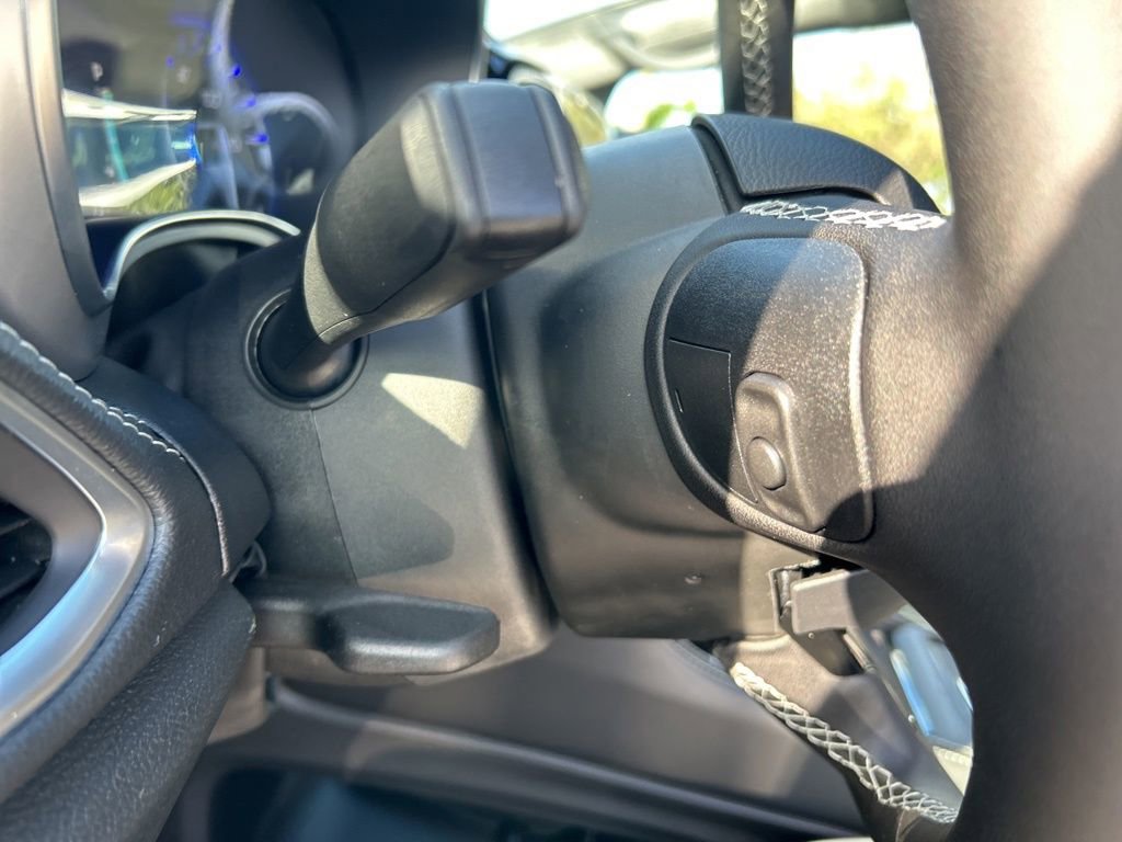 New 2025 Chrysler Pacifica Limited FWD image 40