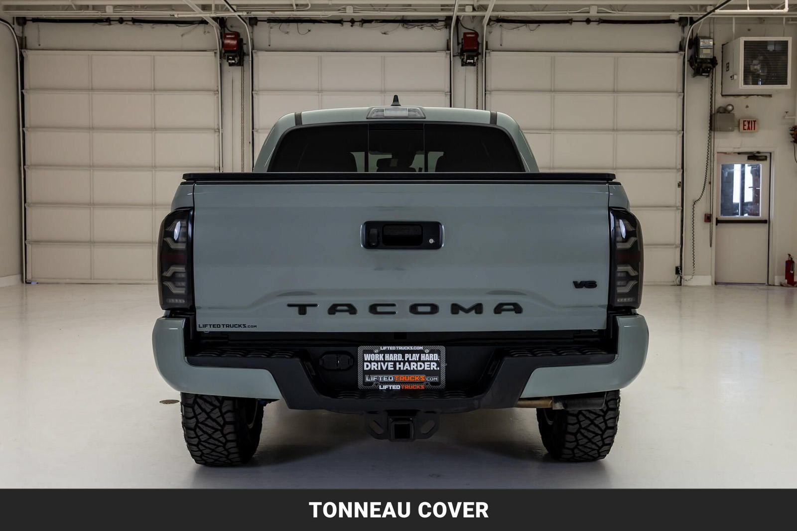Used 2022 Toyota Tacoma TRD Sport AWD/4WD image 8