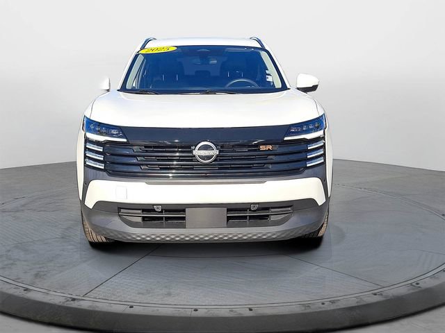 Used 2025 Nissan Kicks SR image 2