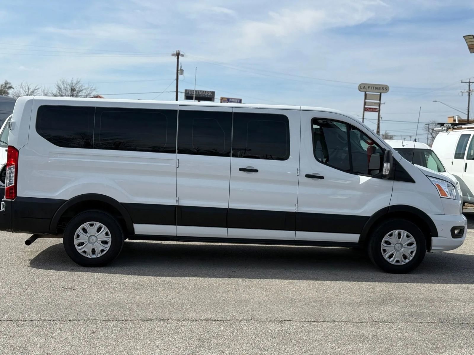 Used 2021 Ford Transit 350 XLT RWD image 3