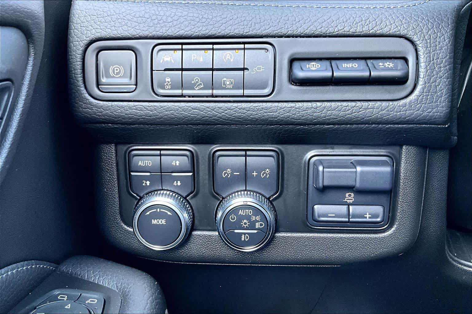 Used 2022 GMC Yukon Denali w/ Max Trailering Package AWD/4WD image 34