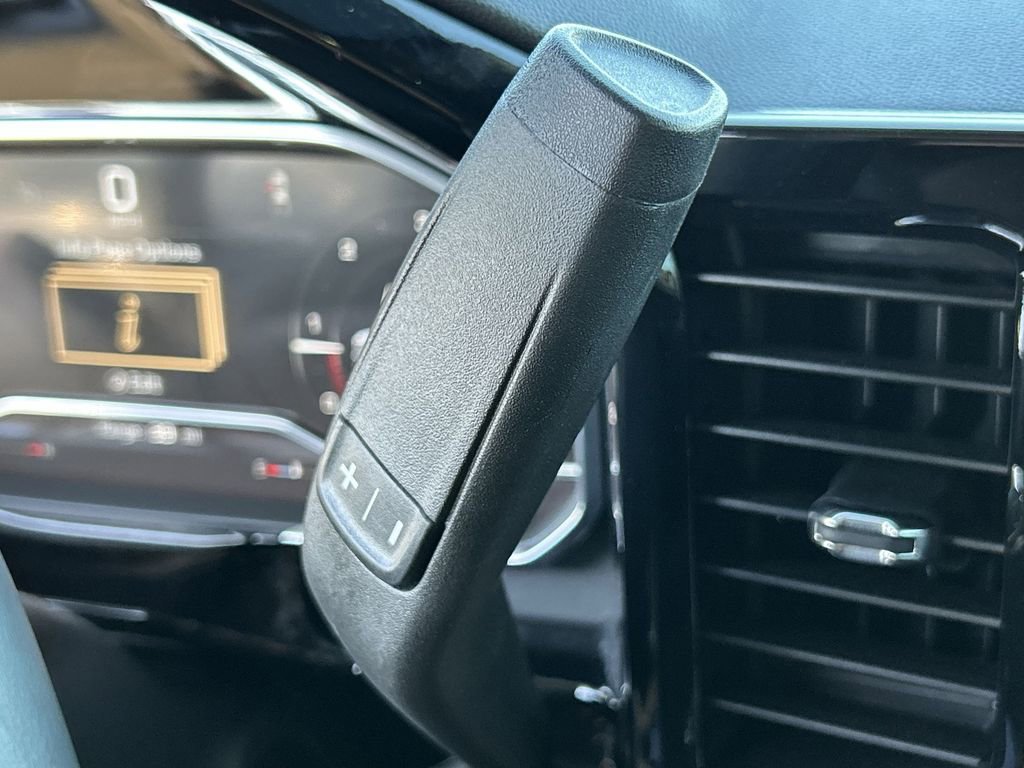 Used 2025 GMC Sierra 1500 SLE image 16