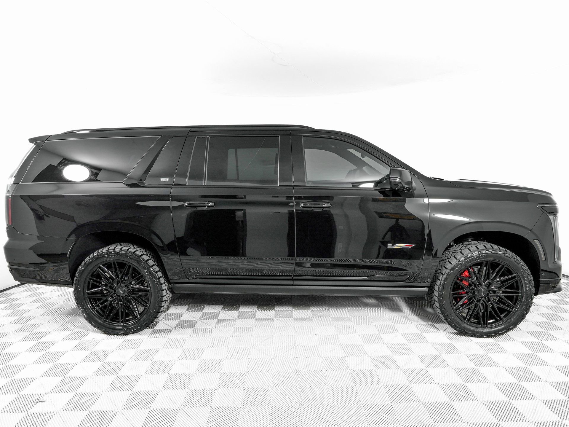 Used 2026 Cadillac Escalade ESV V image 5