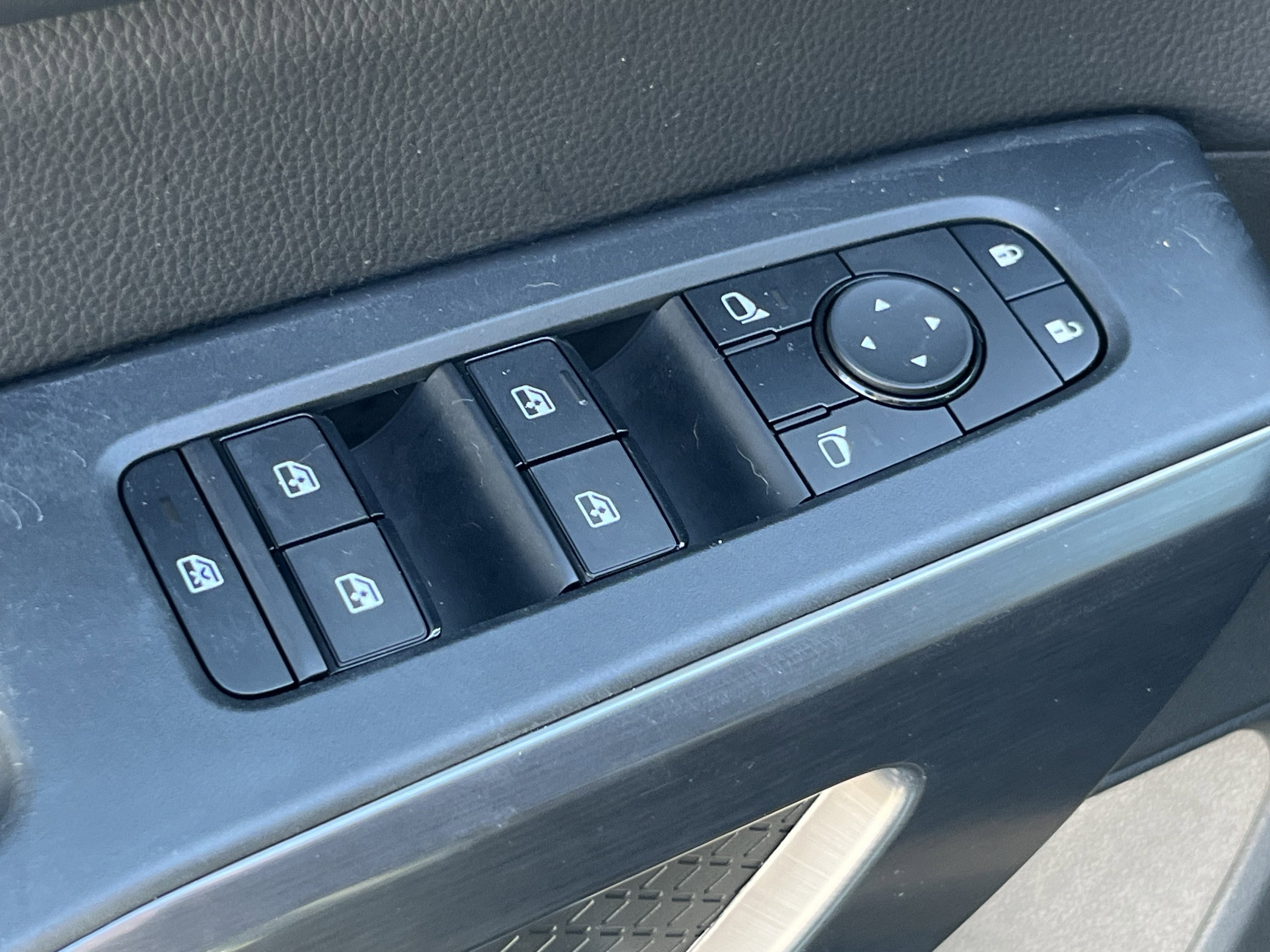 Used 2024 Nissan Pathfinder Rock Creek AWD/4WD image 18