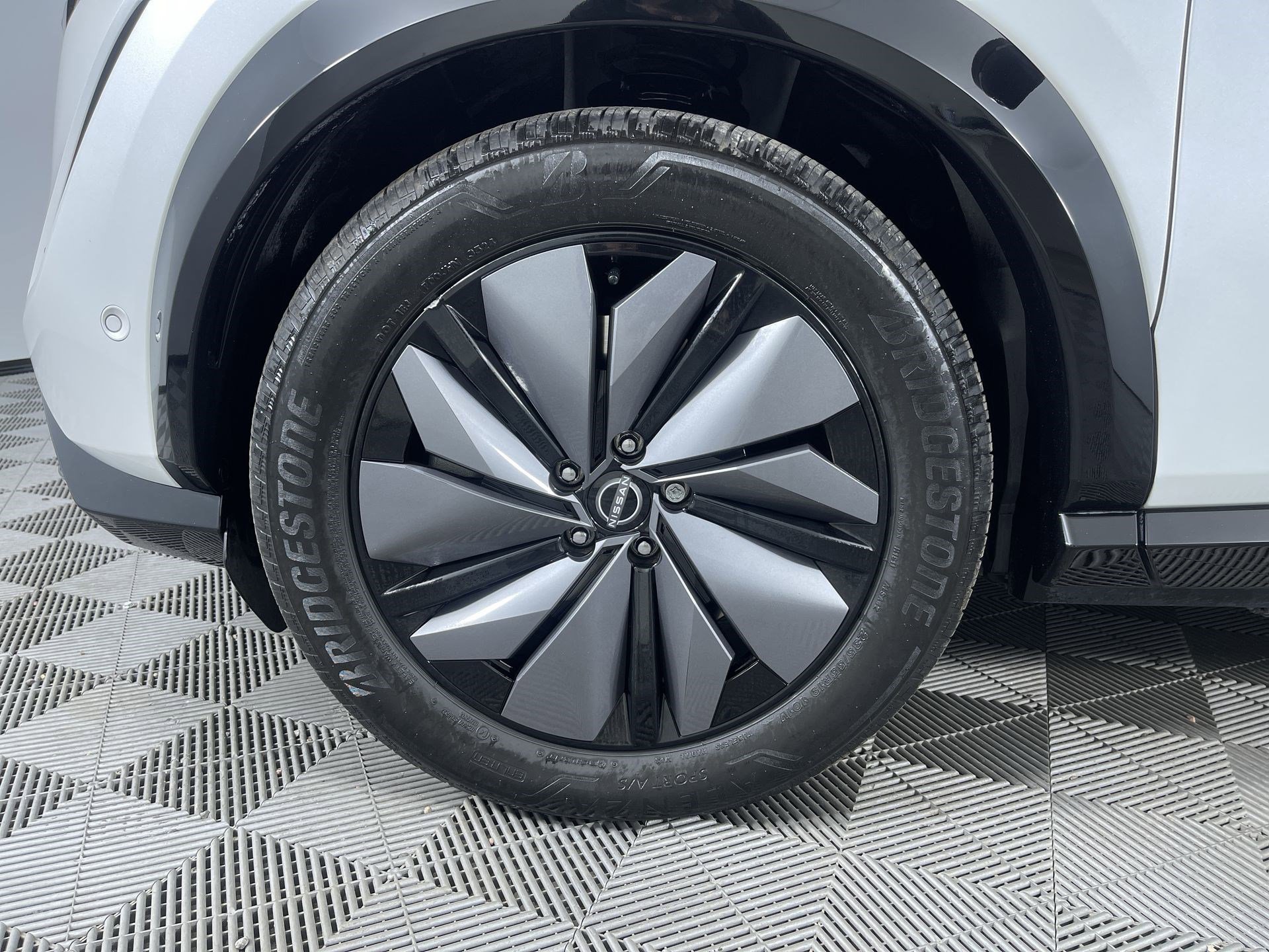 Certified 2024 Nissan Ariya AWD image 26