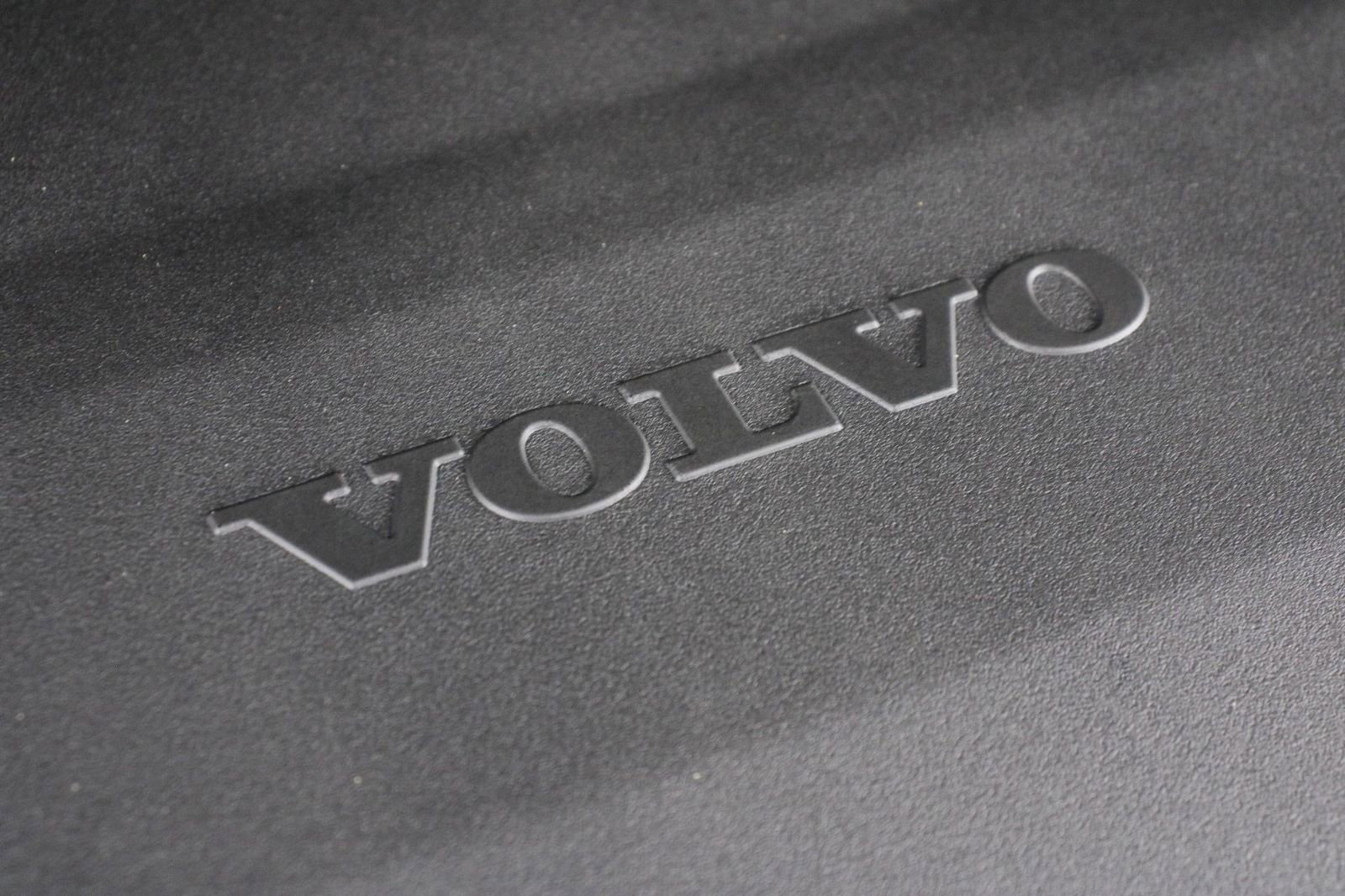 Certified 2025 Volvo XC90 B6 Ultra image 25