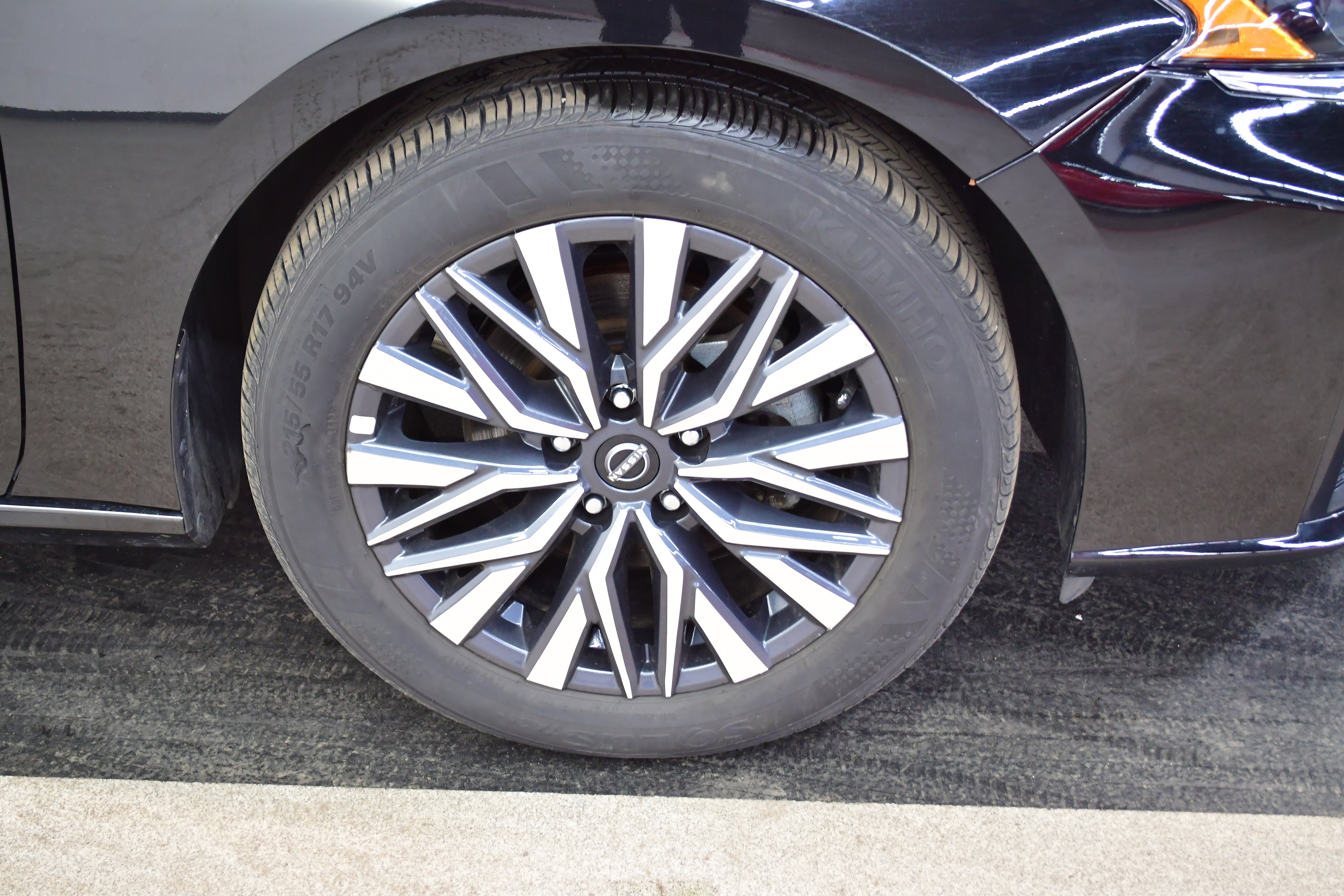 Used 2025 Nissan Altima 2.5 SV image 34