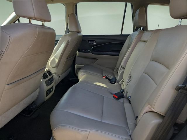 Used 2016 Honda Pilot Touring image 11
