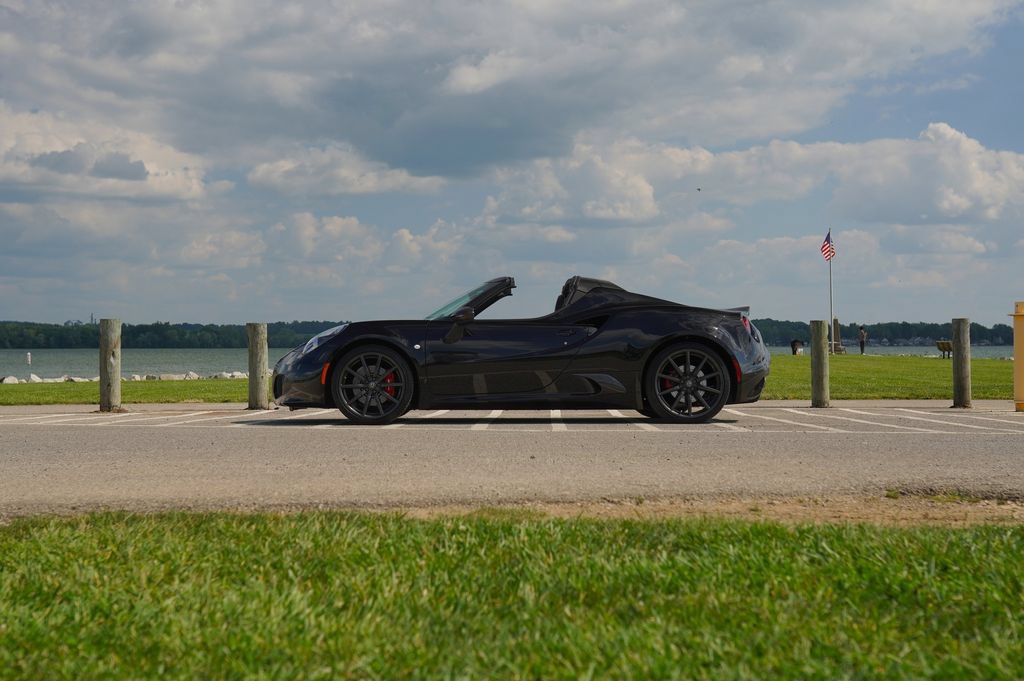 Used 2019 Alfa Romeo 4C Spider RWD image 14