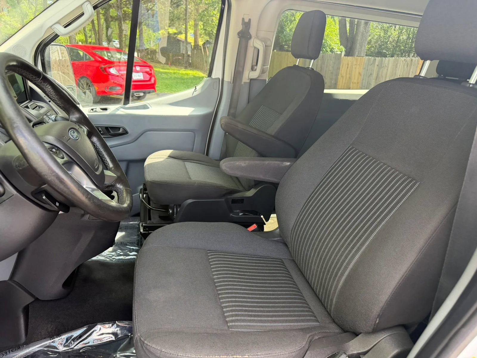 Used 2017 Ford Transit 350 XLT RWD image 4
