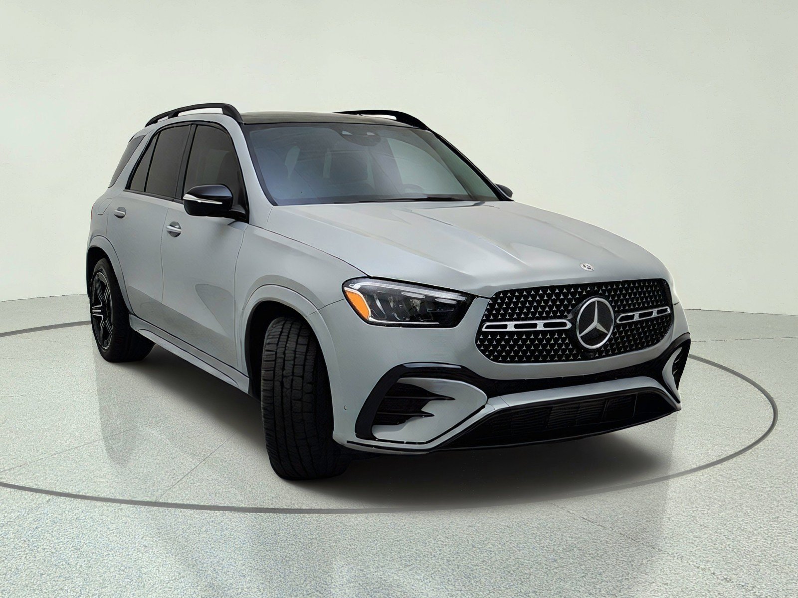 Certified 2025 Mercedes-Benz GLE 350 4MATIC w/ AMG Line Exterior image 4