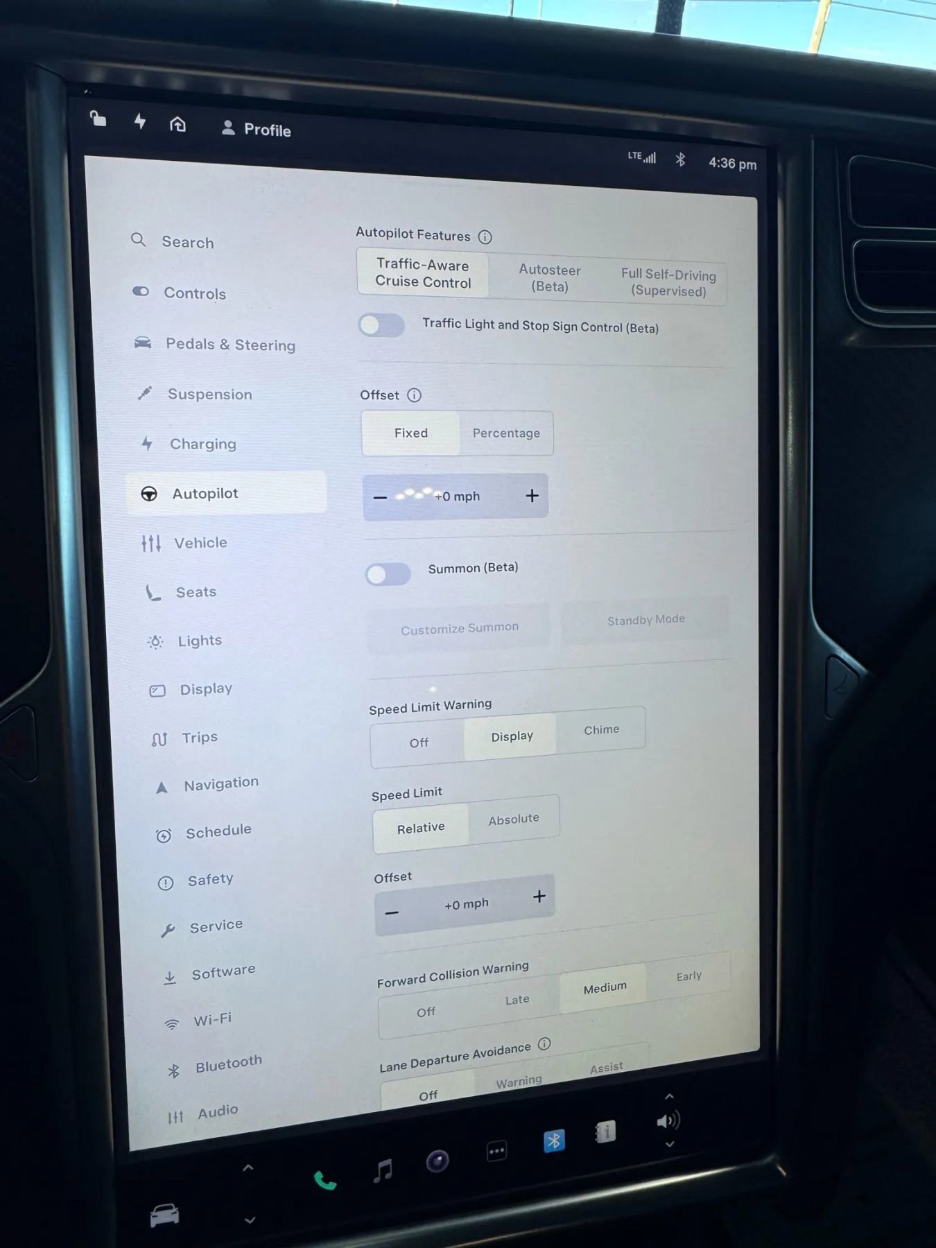 Used 2017 Tesla Model X 75D image 35