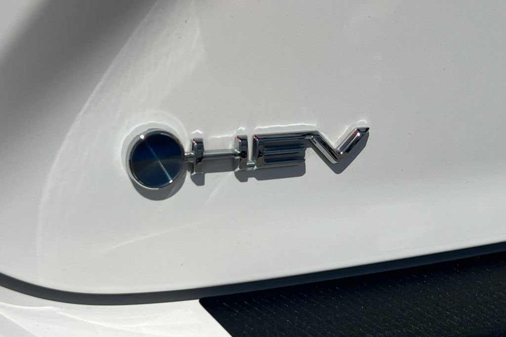Certified 2025 Toyota Camry SE FWD image 27