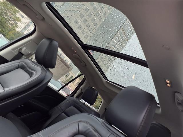 New 2026 Lincoln Aviator Reserve w/ Jet Appearance Package RWD image 8