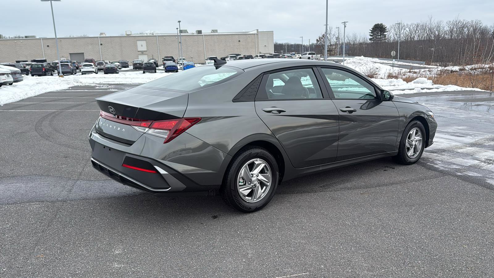 Used 2025 Hyundai Elantra SE image 6