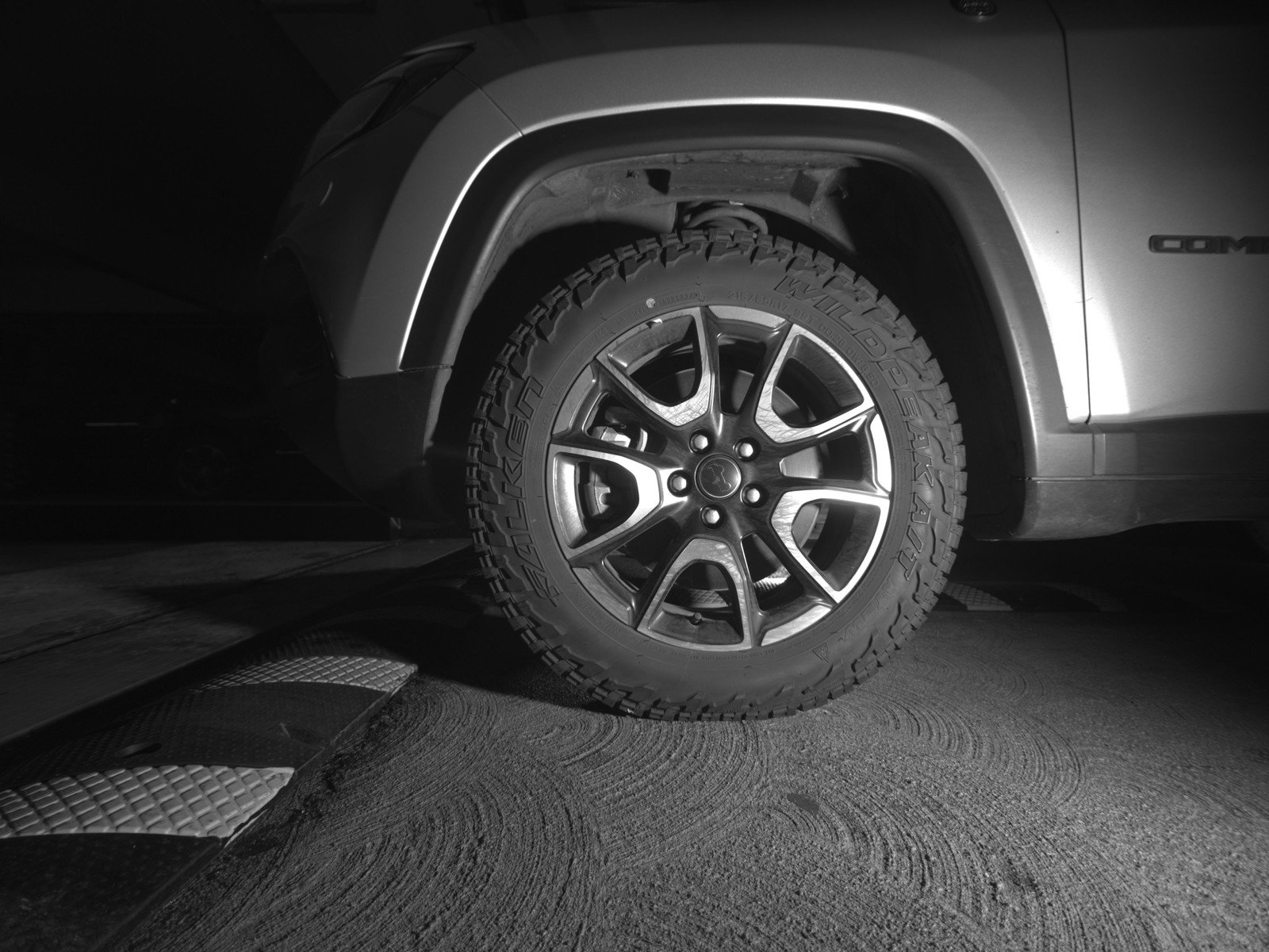 Used 2025 Jeep Compass Trailhawk image 12