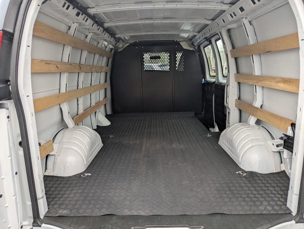 Used 2024 Chevrolet Express 2500 w/ Driver Convenience Package image 15