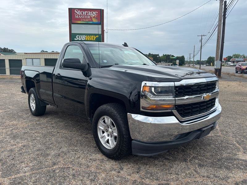 Used 2017 Chevrolet Silverado 1500 LT w/ Trailering Package RWD image 7