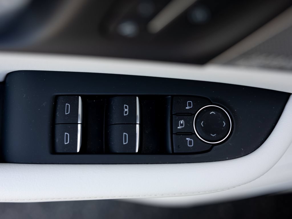 Used 2025 Buick Enclave Avenir AWD/4WD image 30