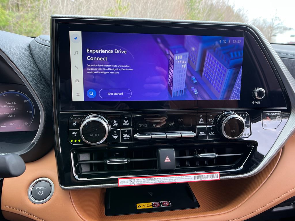 New 2026 Toyota Highlander Platinum image 17