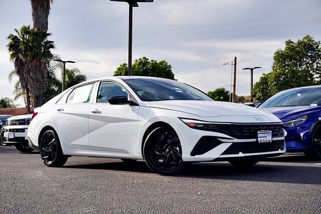 Certified 2026 Hyundai Elantra Sport image 2