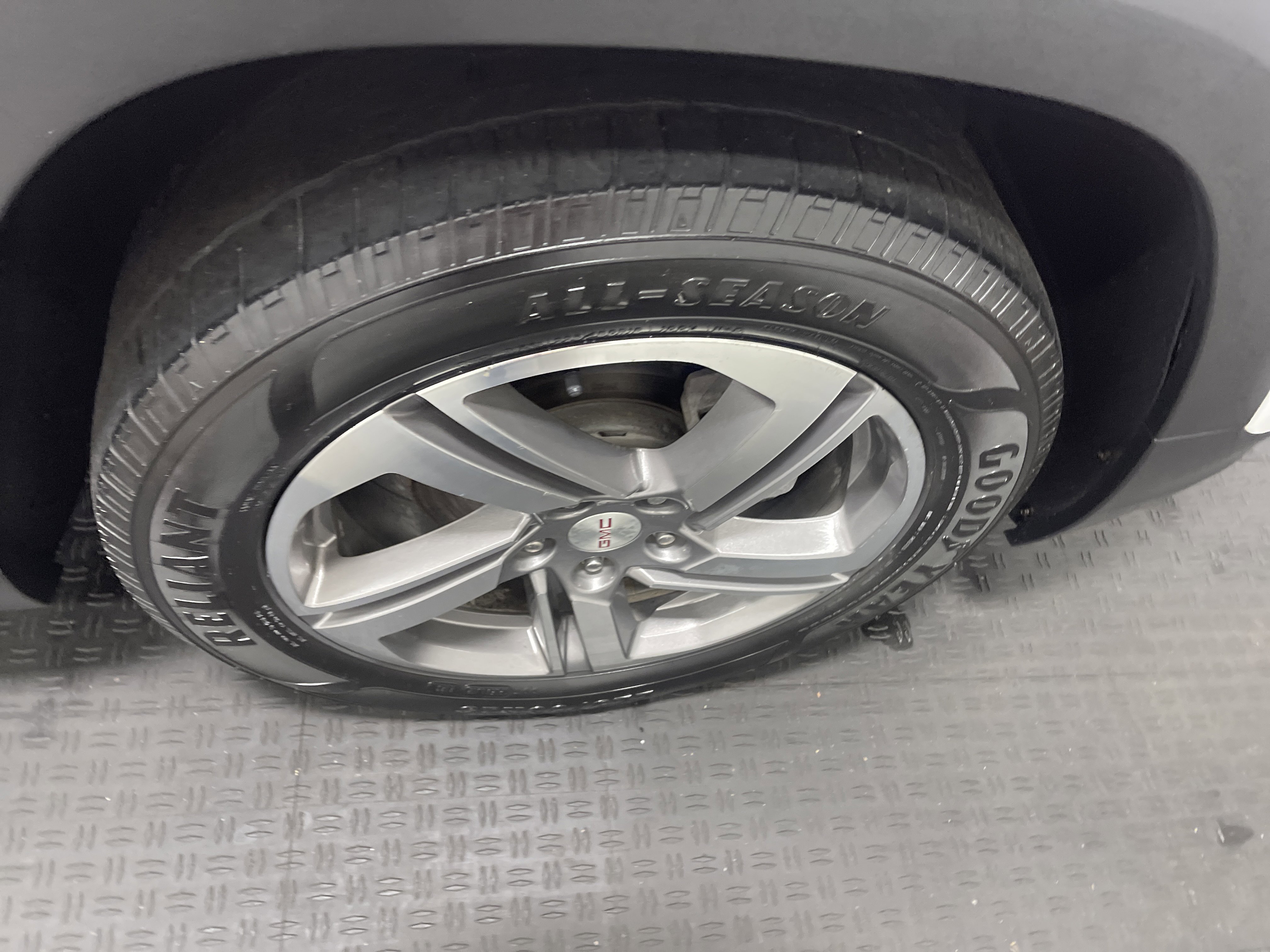 Used 2020 GMC Terrain SLT image 28