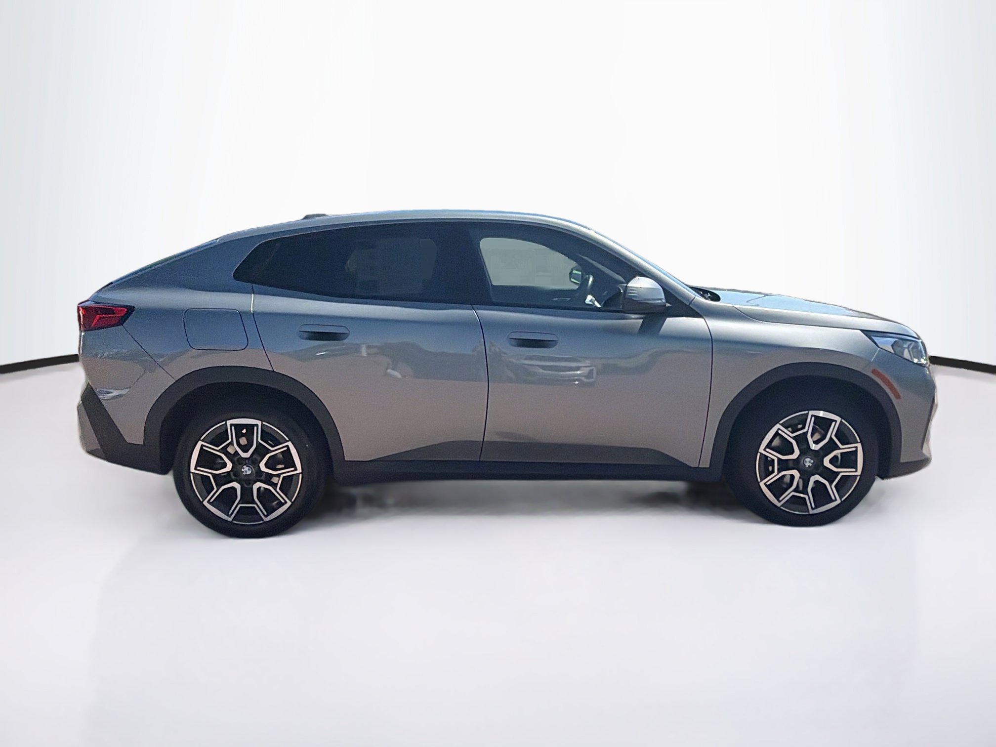 Used 2026 BMW X2 xDrive28i AWD/4WD image 10