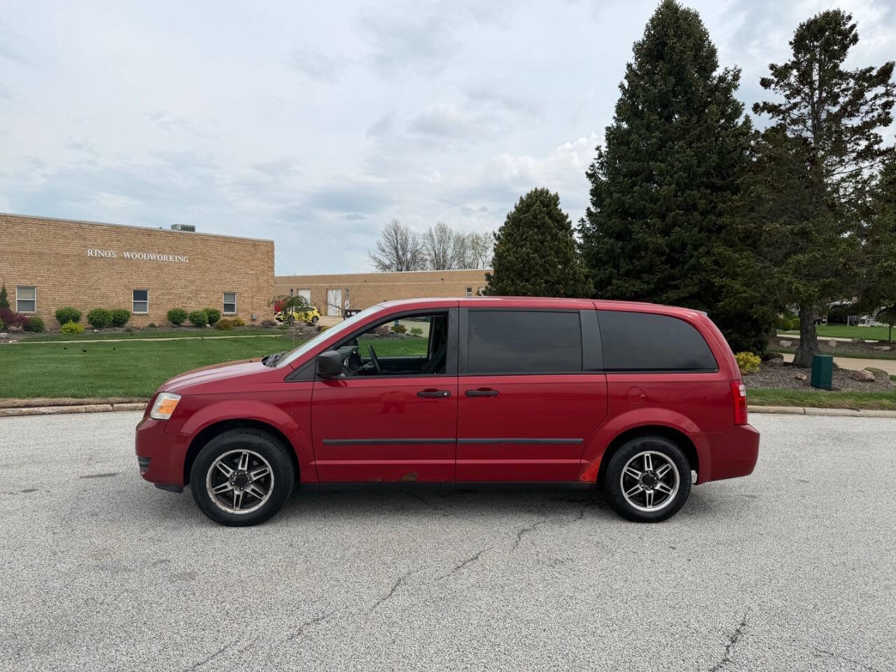 Used 2008 Dodge Grand Caravan SE FWD image 2