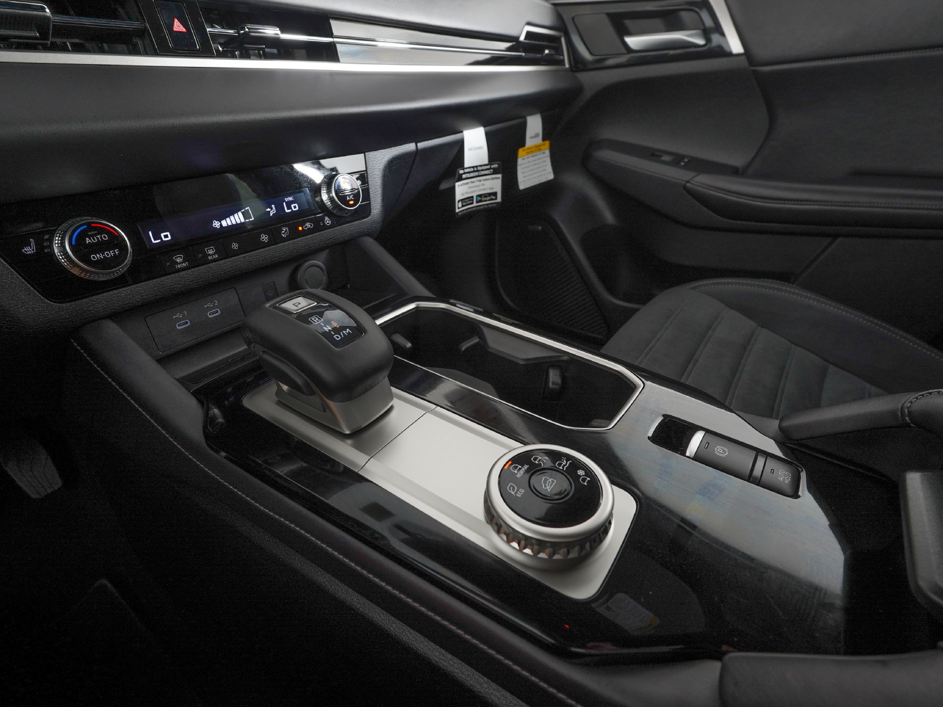 New 2026 Mitsubishi Outlander LE FWD image 14