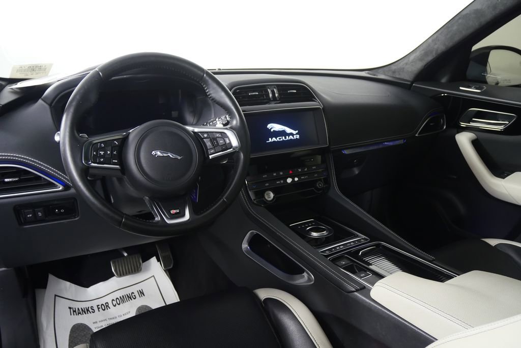 Used 2019 Jaguar F-PACE S image 18